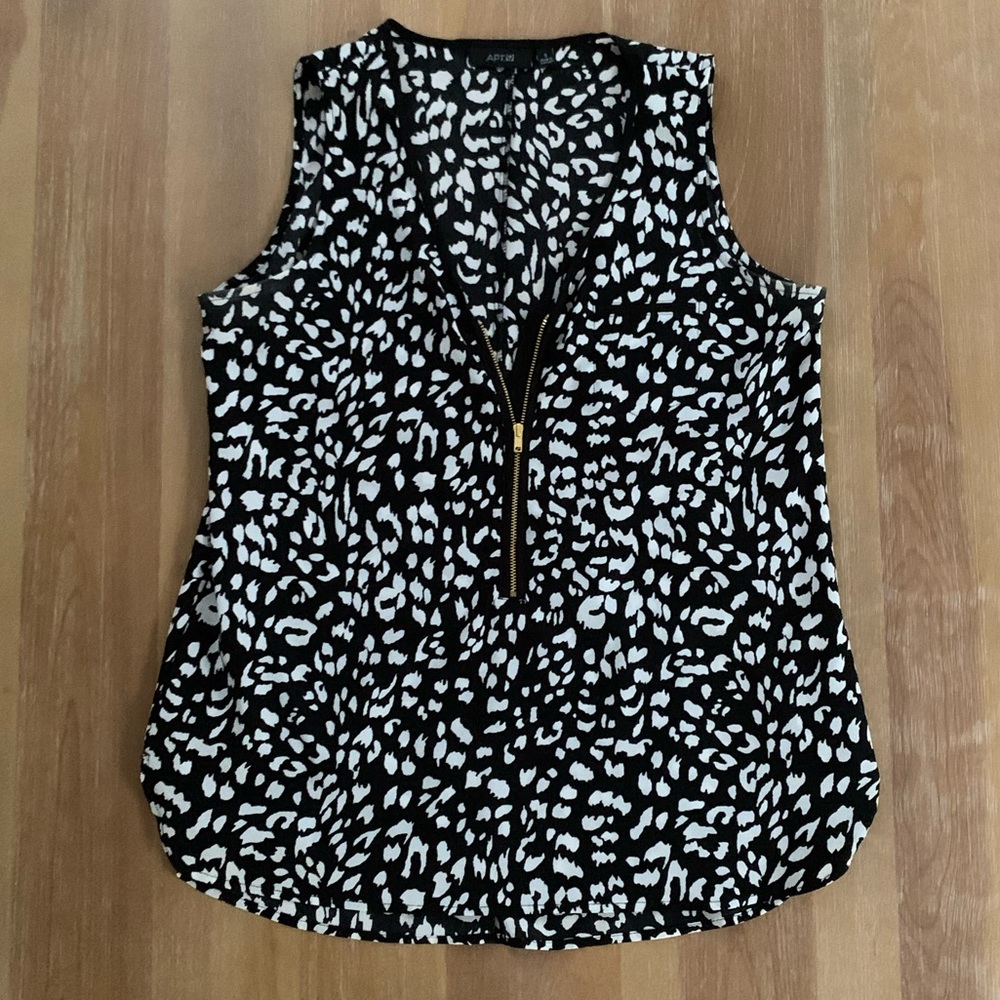 Sleeveless Leopard Print Blouse